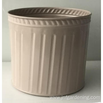 Red pattern decorative flower bucket